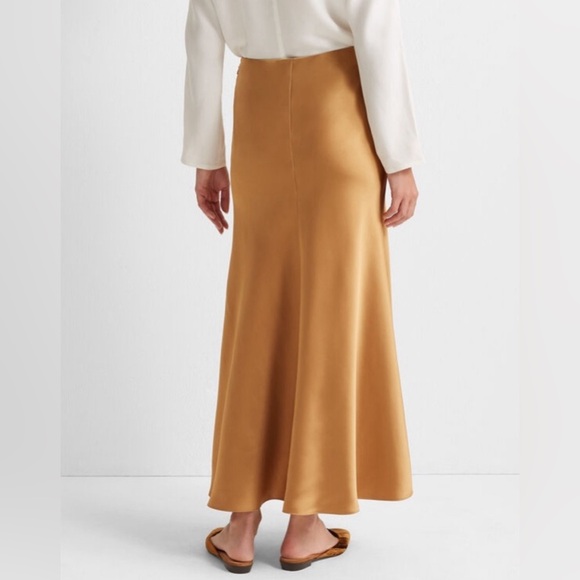 Club Monaco - satin skirt - Picture 2 of 7